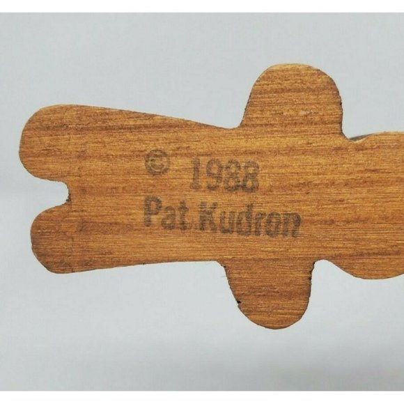 Pink And White Vintage 1988 Pat Kudron Wooden Miniature Bunny Shelf Sitter - Picture 3 of 10